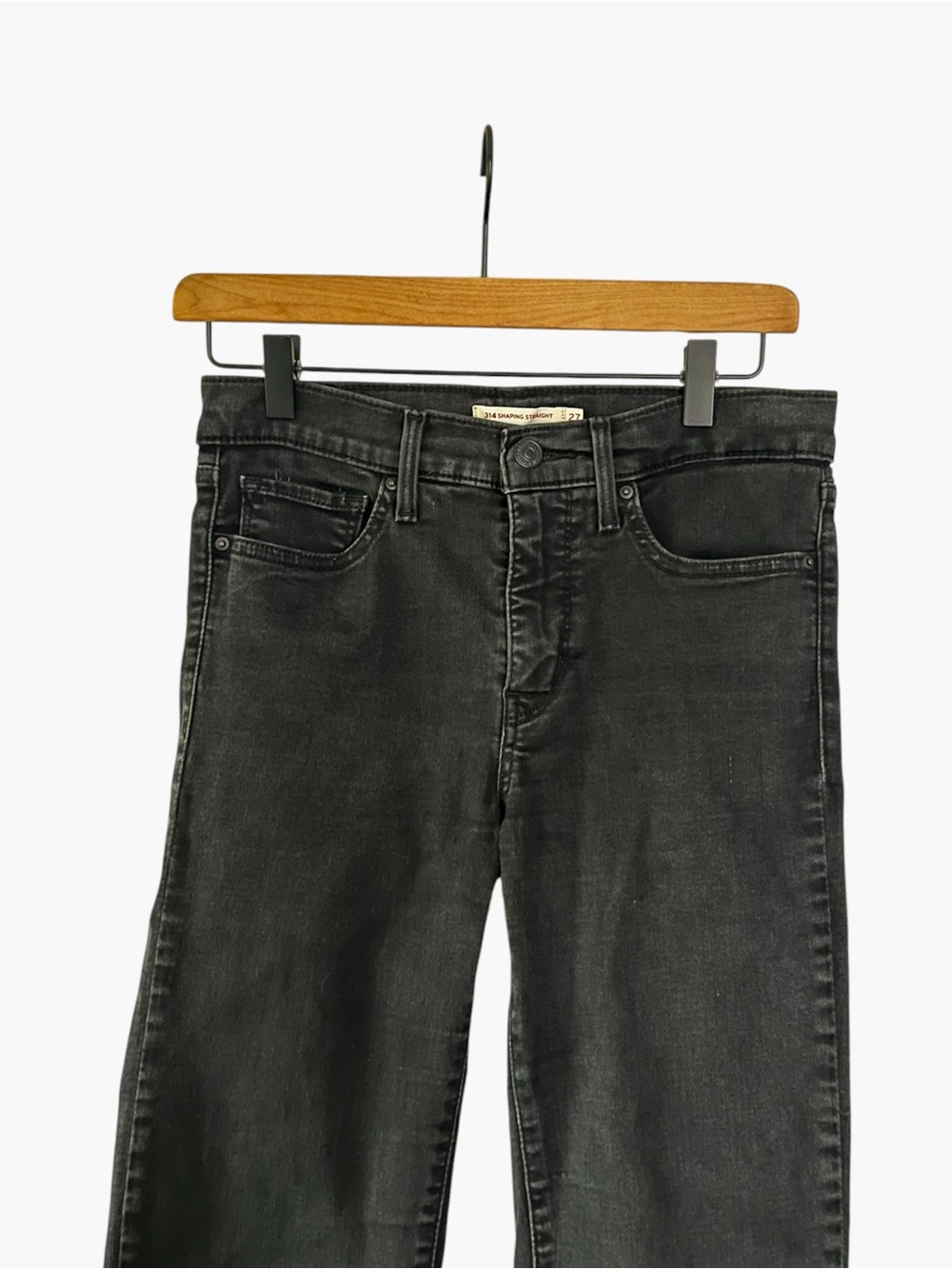 Levi’s 314 Shaping Straight jeans size 27